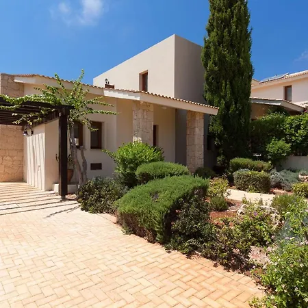 Aphrodite Hills Junior Junior J032 Air Conditioning Private Pool 2 Bedrooms P *